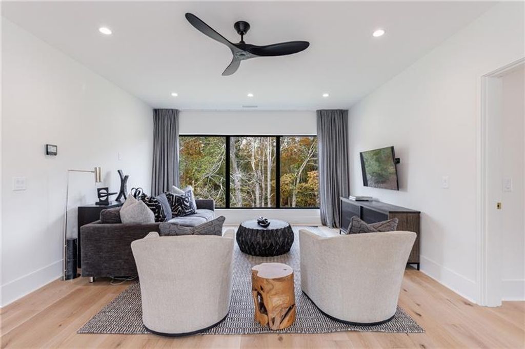 Image 34 of property listing at 14200 Hopewell Road, Milton, GA 30004