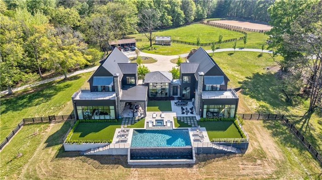 Image 77 of property listing at 14200 Hopewell Road, Milton, GA 30004