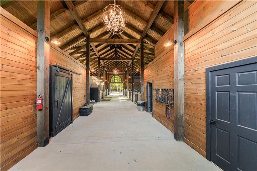 Image 79 of property listing at 14200 Hopewell Road, Milton, GA 30004
