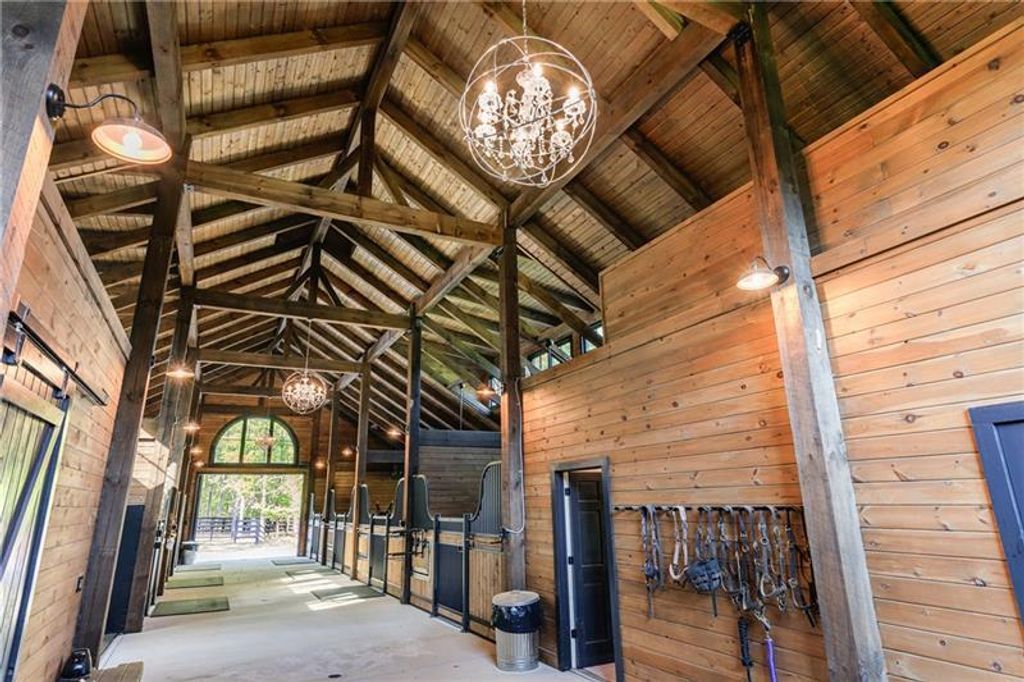 Image 81 of property listing at 14200 Hopewell Road, Milton, GA 30004