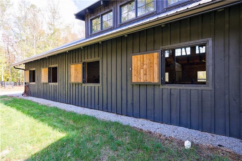 Image 85 of property listing at 14200 Hopewell Road, Milton, GA 30004