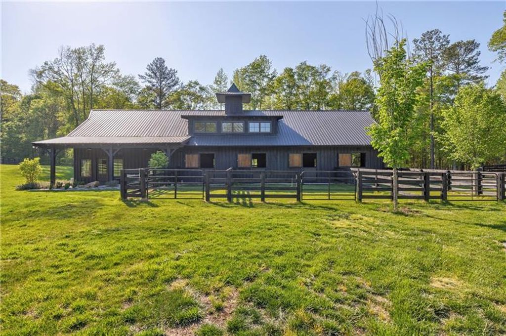 Image 86 of property listing at 14200 Hopewell Road, Milton, GA 30004