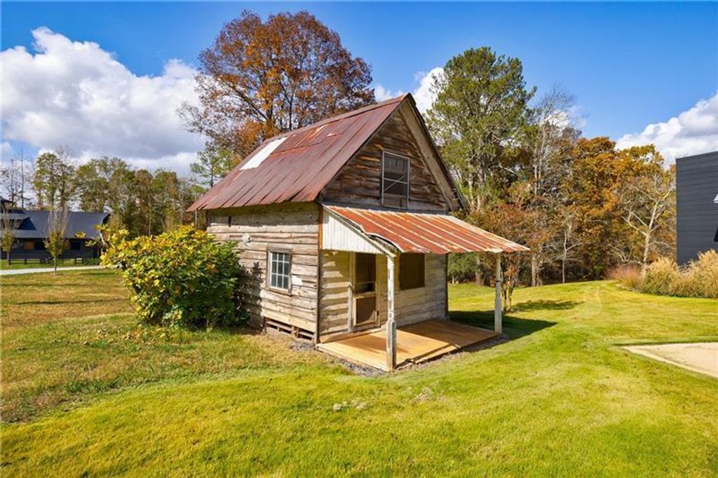 Image 88 of property listing at 14200 Hopewell Road, Milton, GA 30004
