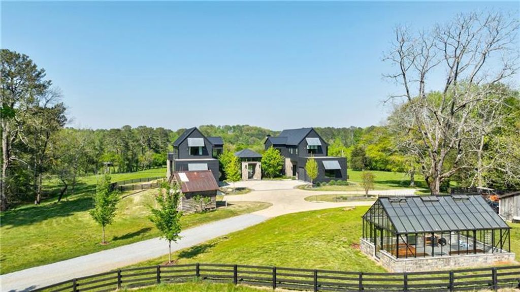 Image 91 of property listing at 14200 Hopewell Road, Milton, GA 30004