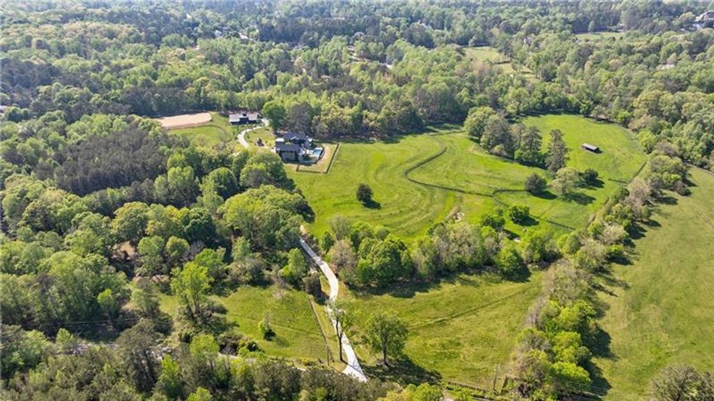 Image 95 of property listing at 14200 Hopewell Road, Milton, GA 30004
