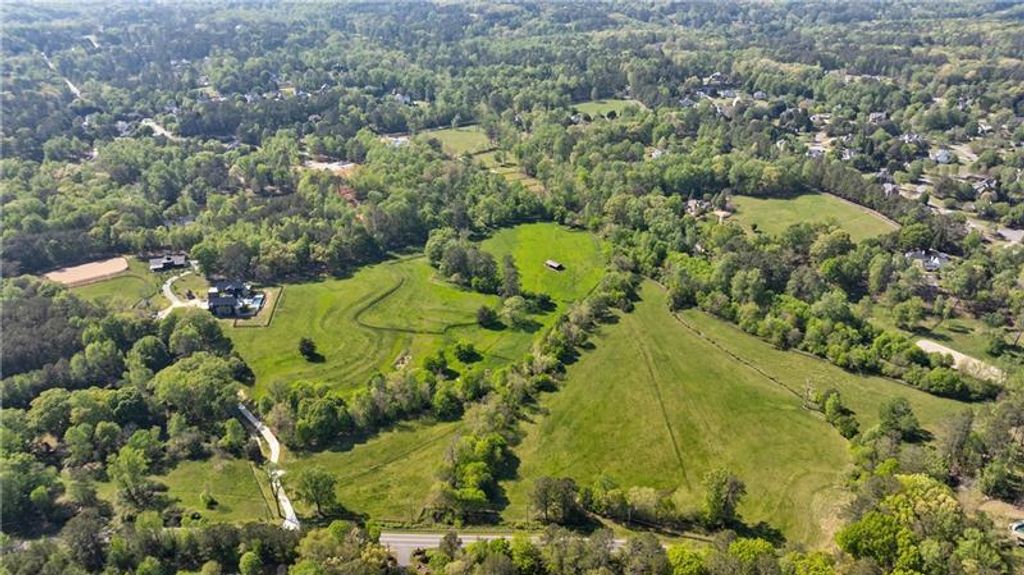 Image 96 of property listing at 14200 Hopewell Road, Milton, GA 30004