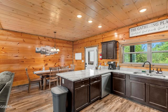 2109 Eagle Feather Drive, Sevierville, TN 37876