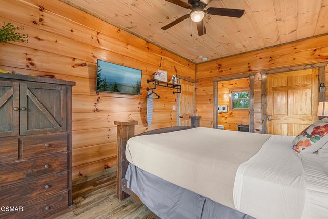 2109 Eagle Feather Drive, Sevierville, TN 37876