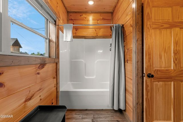 2109 Eagle Feather Drive, Sevierville, TN 37876