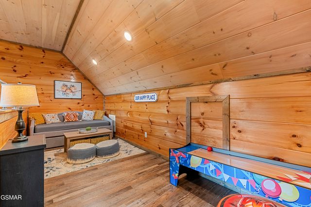 2109 Eagle Feather Drive, Sevierville, TN 37876