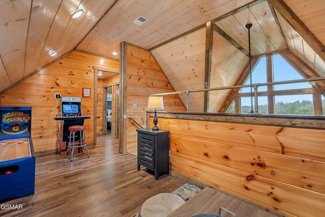 2109 Eagle Feather Drive, Sevierville, TN 37876