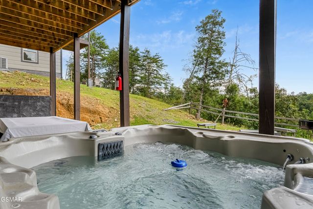 2109 Eagle Feather Drive, Sevierville, TN 37876