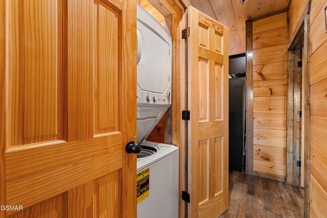 2109 Eagle Feather Drive, Sevierville, TN 37876