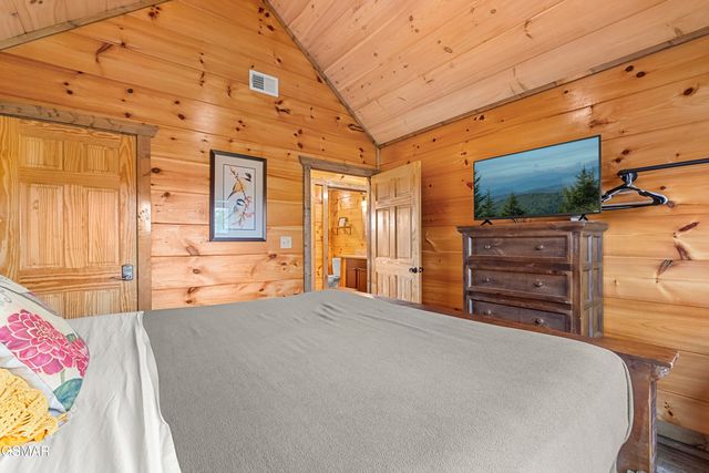 2109 Eagle Feather Drive, Sevierville, TN 37876