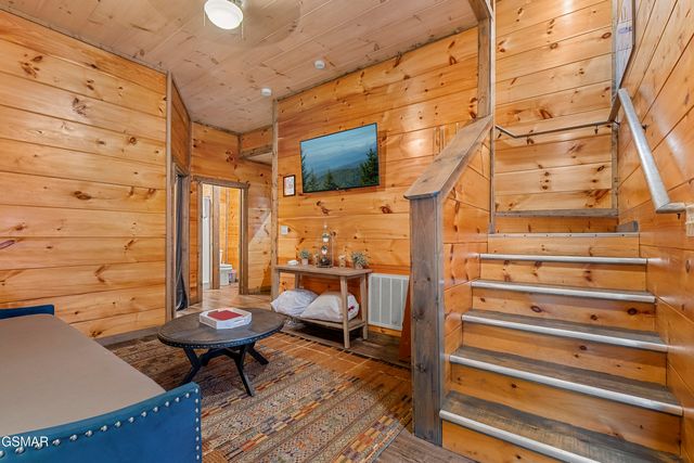 2109 Eagle Feather Drive, Sevierville, TN 37876