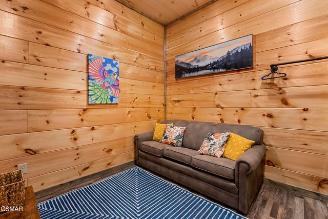 2109 Eagle Feather Drive, Sevierville, TN 37876