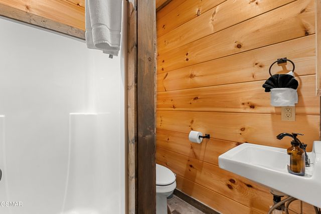 2109 Eagle Feather Drive, Sevierville, TN 37876