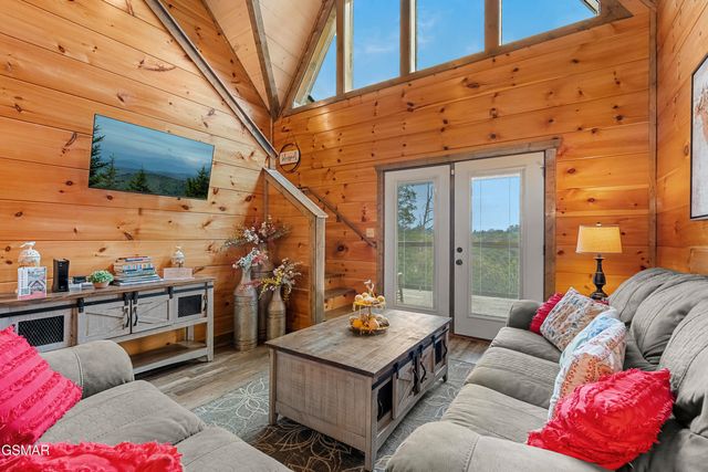 2109 Eagle Feather Drive, Sevierville, TN 37876