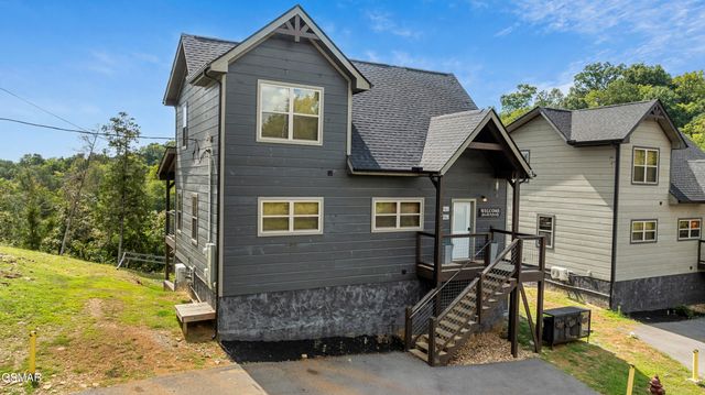 2109 Eagle Feather Drive, Sevierville, TN 37876