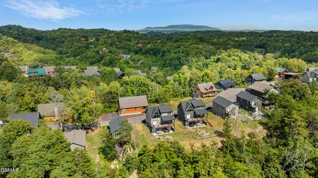 2109 Eagle Feather Drive, Sevierville, TN 37876