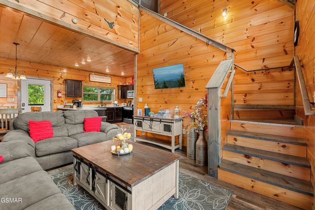 2109 Eagle Feather Drive, Sevierville, TN 37876