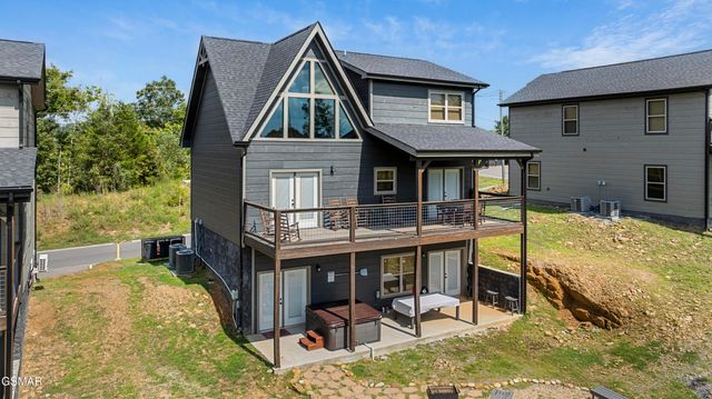 2109 Eagle Feather Drive, Sevierville, TN 37876