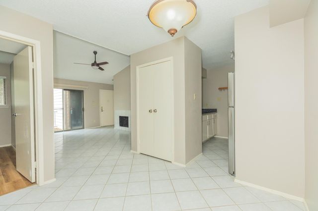 7128 N Holiday Drive, Galveston, TX 77550