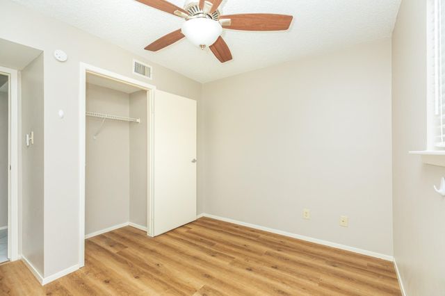 7128 N Holiday Drive, Galveston, TX 77550