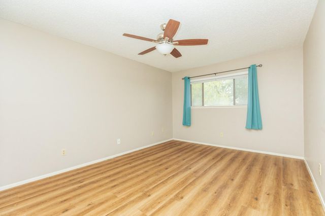 7128 N Holiday Drive, Galveston, TX 77550