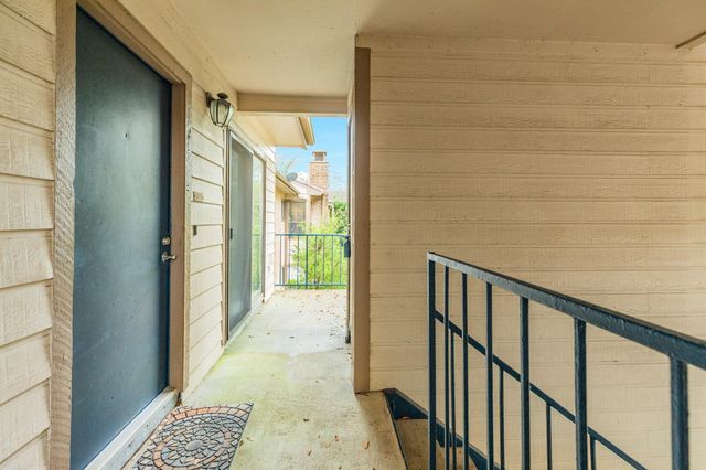 7128 N Holiday Drive, Galveston, TX 77550