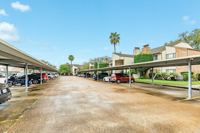 7128 N Holiday Drive, Galveston, TX 77550