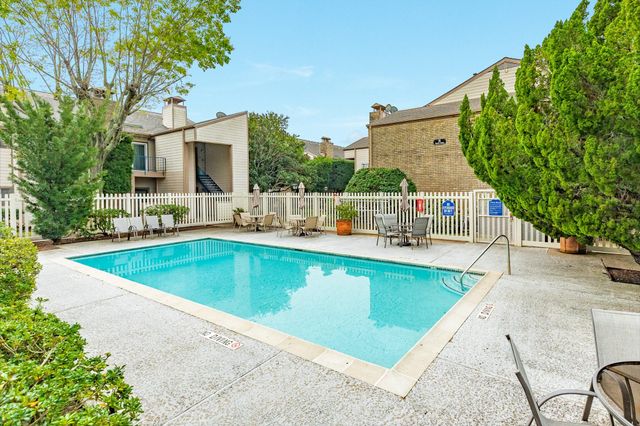 7128 N Holiday Drive, Galveston, TX 77550