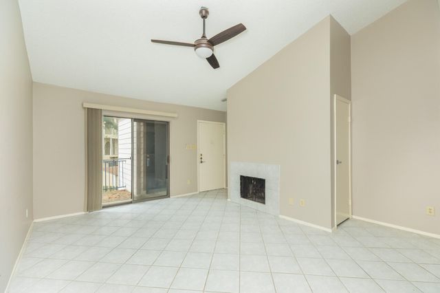 7128 N Holiday Drive, Galveston, TX 77550