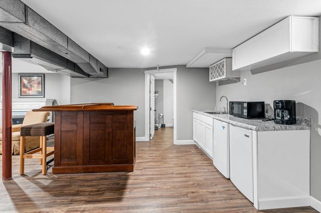 601 Labore Road, Little Canada, MN 55117