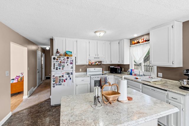 601 Labore Road, Little Canada, MN 55117