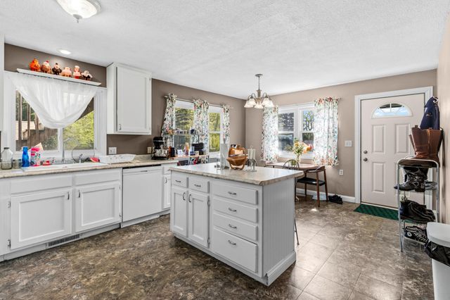 601 Labore Road, Little Canada, MN 55117