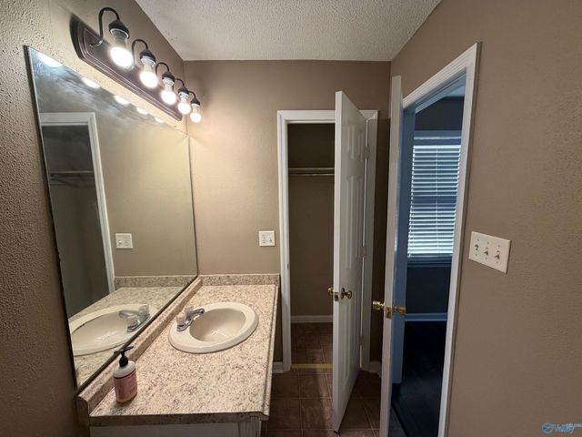 2154 Westbury Court Sw, Decatur, AL 35603