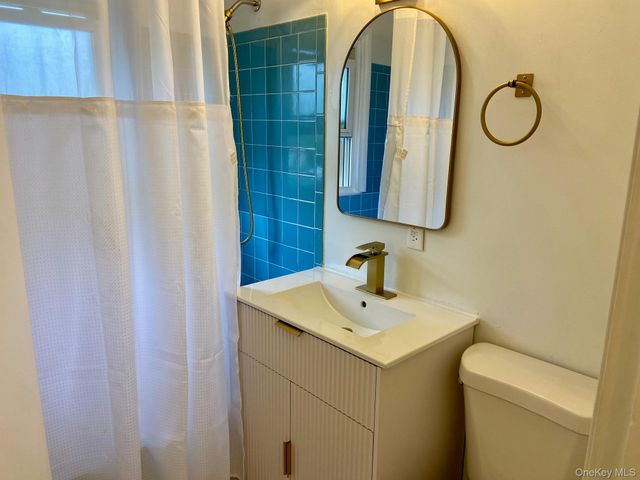 11 April Lane, Hicksville, NY 11801