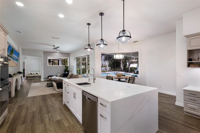 8009 ROYAL BIRKDALE CIRCLE, Lakewood Ranch, FL 34202