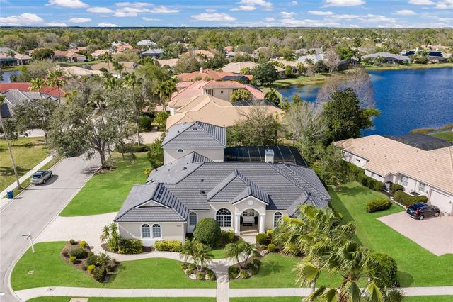 8009 ROYAL BIRKDALE CIRCLE, Lakewood Ranch, FL 34202