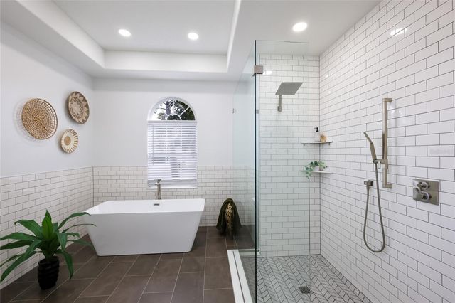 8009 ROYAL BIRKDALE CIRCLE, Lakewood Ranch, FL 34202