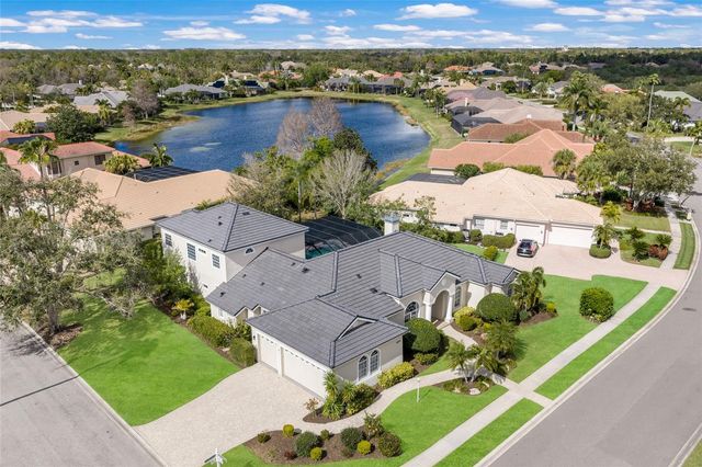 8009 ROYAL BIRKDALE CIRCLE, Lakewood Ranch, FL 34202