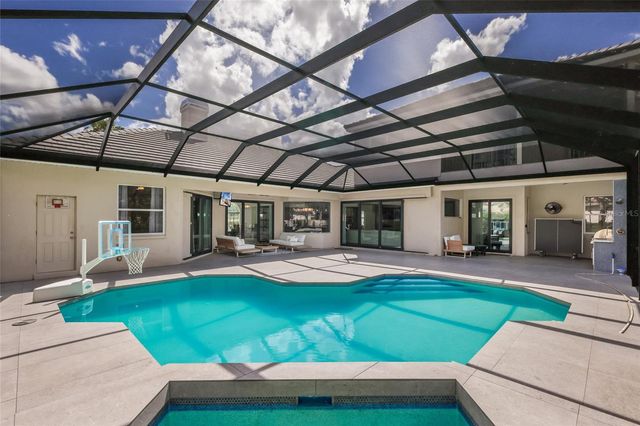 8009 ROYAL BIRKDALE CIRCLE, Lakewood Ranch, FL 34202