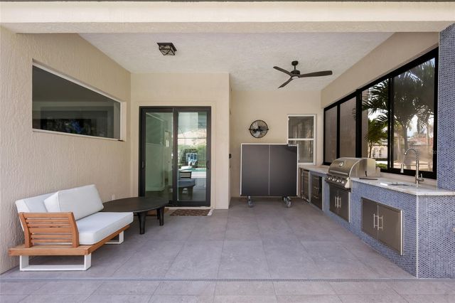 8009 ROYAL BIRKDALE CIRCLE, Lakewood Ranch, FL 34202