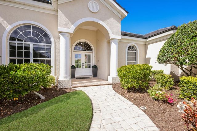 8009 ROYAL BIRKDALE CIRCLE, Lakewood Ranch, FL 34202
