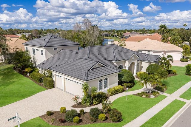 8009 ROYAL BIRKDALE CIRCLE, Lakewood Ranch, FL 34202