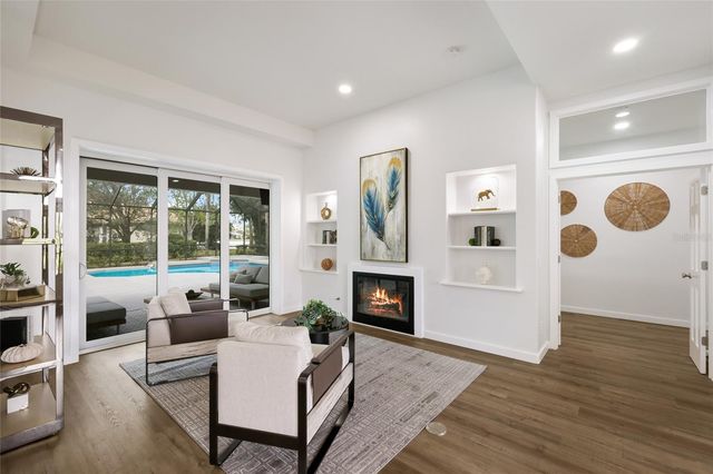 8009 ROYAL BIRKDALE CIRCLE, Lakewood Ranch, FL 34202