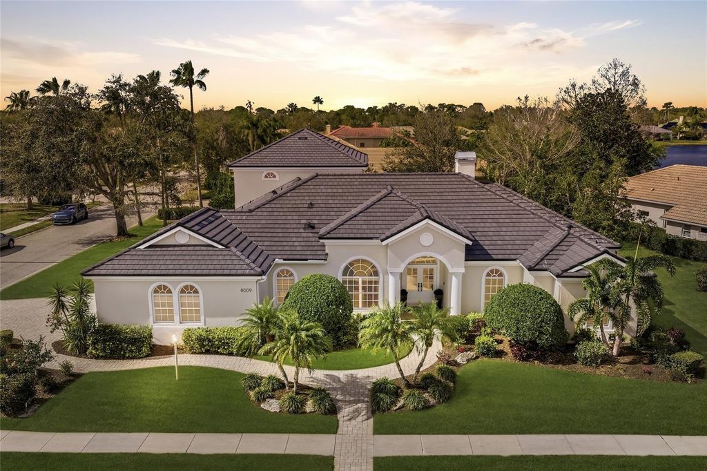8009 ROYAL BIRKDALE CIRCLE, Lakewood Ranch, FL 34202