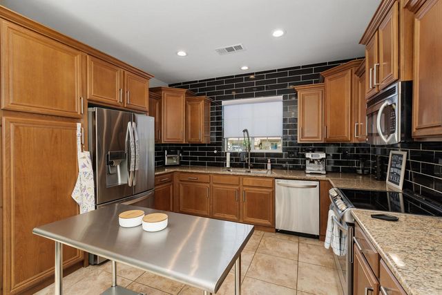 73824 Da Vinci Court, Palm Desert, CA 92211