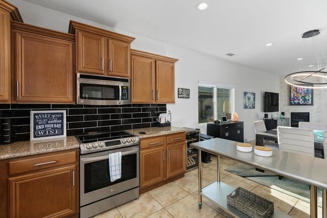 73824 Da Vinci Court, Palm Desert, CA 92211